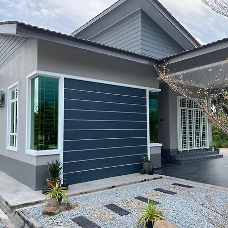 Majestic Homestay - Pasir Puteh Extérieur photo