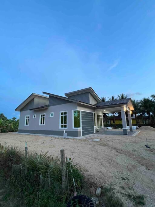 Majestic Homestay - Pasir Puteh Extérieur photo